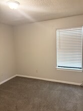 8180 Stonebrook Dr in Pensacola, FL - Building Photo - Building Photo