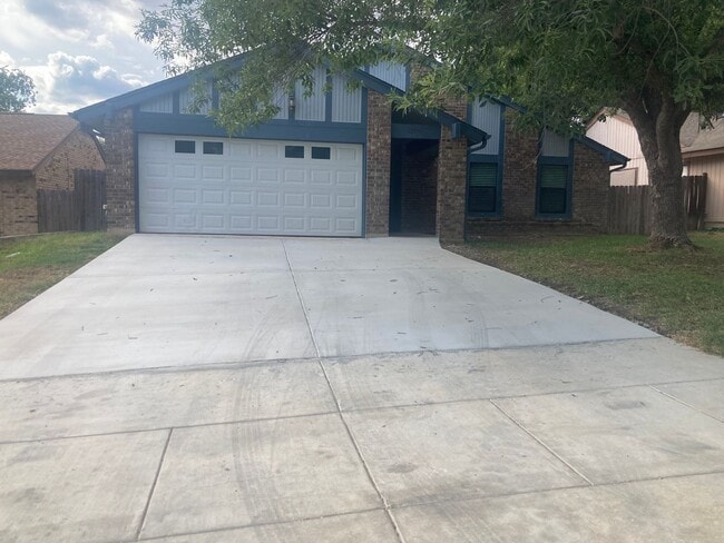 12211 San Miguel St in San Antonio, TX - Building Photo - Building Photo