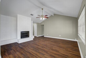 6315 Rustygate Dr in Spring, TX - Building Photo - Building Photo