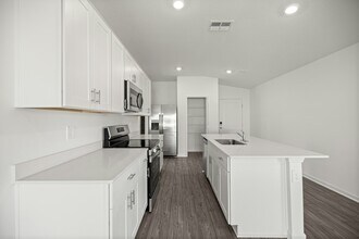 3155 NE 38th St in Ocala, FL - Building Photo - Building Photo