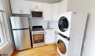 83 Trowbridge St, Unit 1576-1F in Cambridge, MA - Building Photo - Building Photo