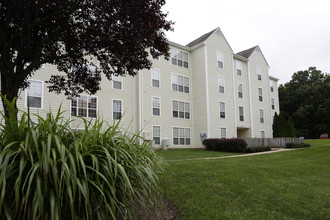 Townsend Square in Fredericksburg, VA - Building Photo - Building Photo