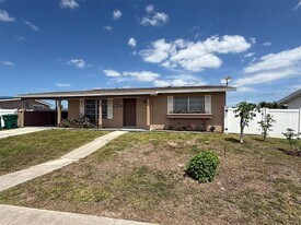22344 Lasalle Rd in Port Charlotte, FL - Building Photo