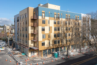 Experience Luxury Living at Bode 125 in Seattle, WA - Foto de edificio - Building Photo