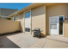 12288 Drake St NW in Minneapolis, MN - Building Photo - Building Photo