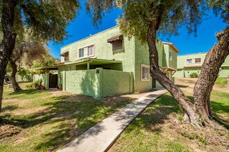 10227 N 7th Pl in Phoenix, AZ - Building Photo - Building Photo