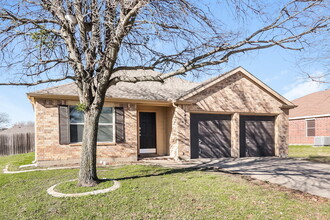 1407 Alpine Dr in Glenn Heights, TX - Building Photo - Building Photo