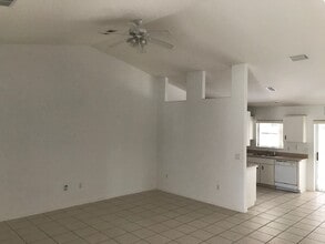 9 Rainbow Ln in Palm Coast, FL - Foto de edificio - Building Photo