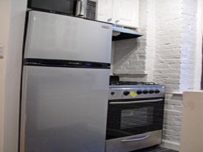 340 E 18th St in New York, NY - Building Photo - Building Photo
