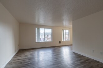 Northwood Meadows Apartments in Salem, OR - Building Photo - Interior Photo