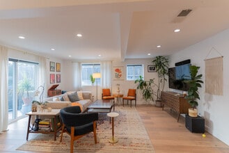 446 N Commonwealth Ave, Unit #3 in Los Angeles, CA - Foto de edificio - Building Photo