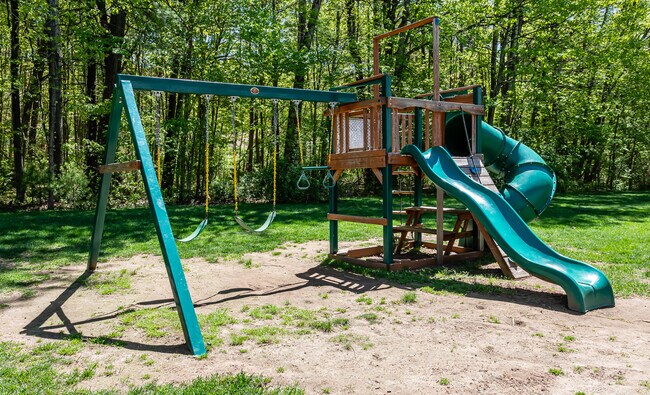 University & Woodland Crossing photo'