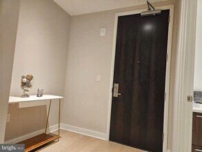 1650 Silver Hill Dr in Tysons, VA - Building Photo - Building Photo