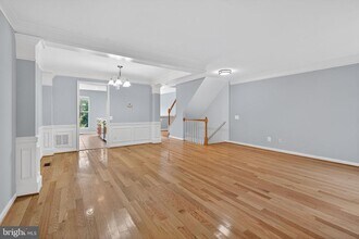 1055 Lexus Way in Herndon, VA - Building Photo - Building Photo