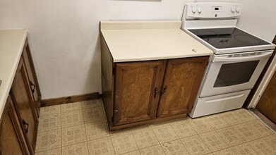 1208 Highland Ave, Unit 1 in New Castle, PA - Building Photo - Building Photo