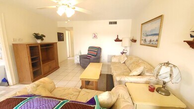 147 Bedford F in West Palm Beach, FL - Building Photo - Building Photo