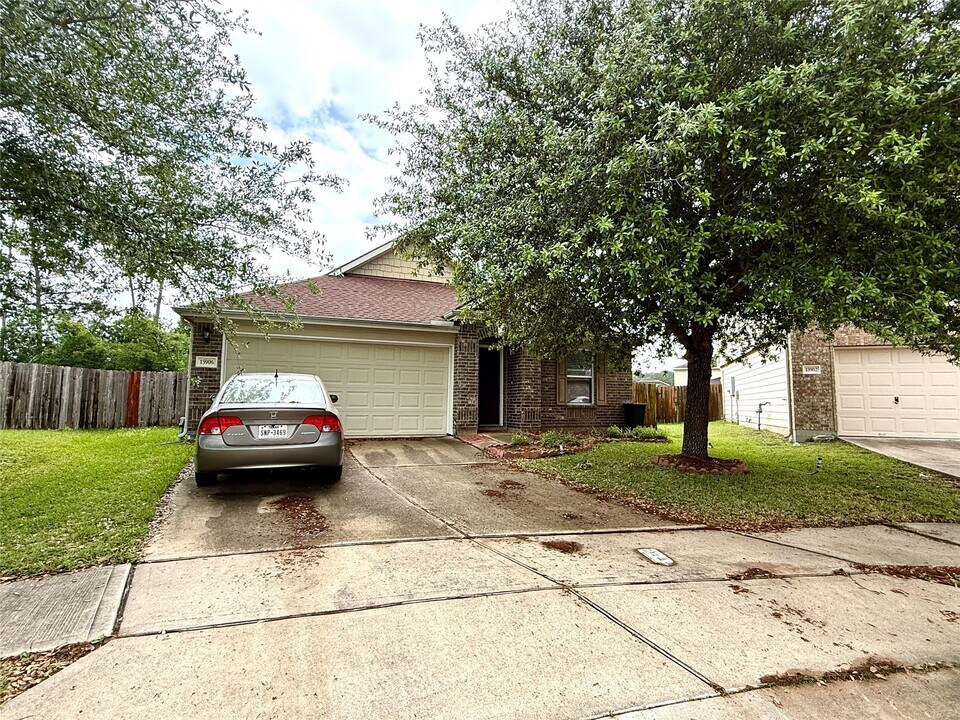 15906 Arapaho Bend Ln in Cypress, TX - Building Photo