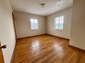 327 1/2 2nd Ave in South Charleston, WV - Building Photo - Building Photo