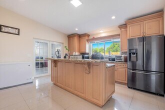 6824 SW 5th St in Pembroke Pines, FL - Building Photo - Building Photo