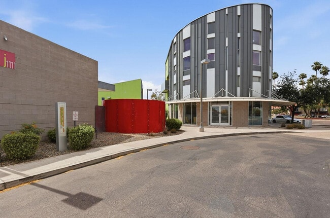 1111 W University Dr in Tempe, AZ - Foto de edificio - Building Photo