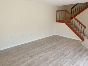 1304 13th Ln in Palm Beach Gardens, FL - Building Photo - Building Photo