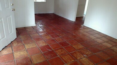 1301 Leone Ave in Valdosta, GA - Building Photo - Building Photo