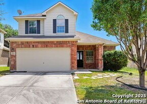 6323 Myrtle Path in New Braunfels, TX - Building Photo