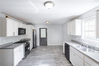 389 Riverbrook Trail in Riverdale, GA - Building Photo - Building Photo