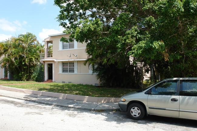 441 NE 35th St in Miami, FL - Building Photo - Building Photo