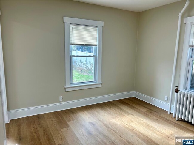 22 Walter Hammond Pl in Waldwick, NJ - Building Photo - Building Photo