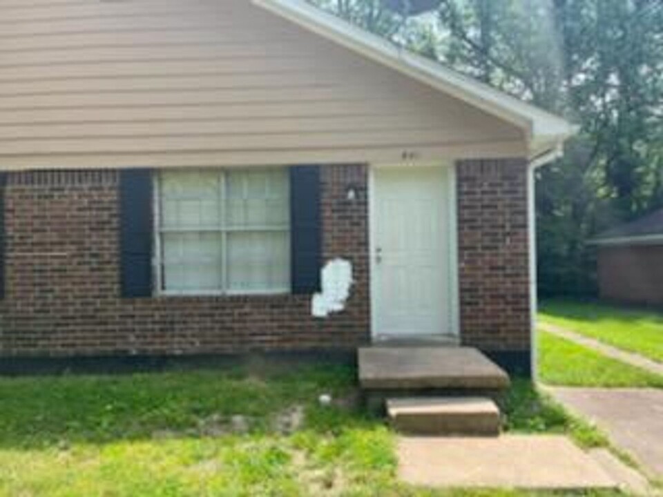 641 McWhirter Ave in Memphis, TN - Building Photo