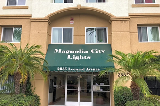 Magnolia City Lights Apartments in Los Angeles, CA - Foto de edificio - Building Photo