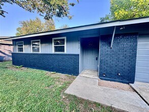 6512 Pevensey Dr in Austin, TX - Building Photo - Building Photo
