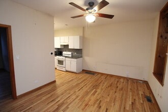1852 W Thomas St in Chicago, IL - Building Photo - Building Photo