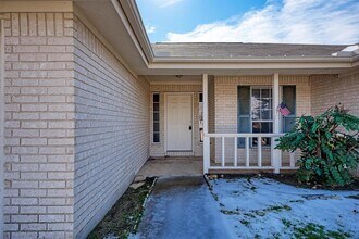1105 E Johnson St in Burnet, TX - Building Photo - Building Photo