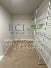 18219 35th Ave E in Parkland, WA - Building Photo - Building Photo