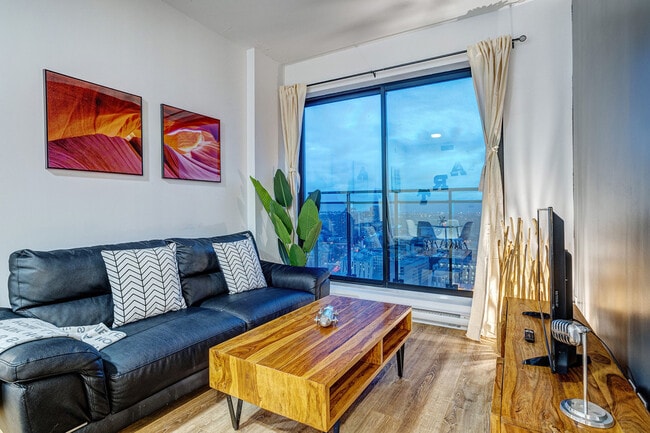 2100 Rue de Bleury in Montréal, QC - Building Photo - Building Photo