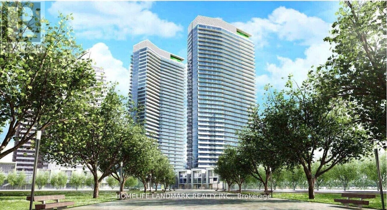 115 McMahon Dr in Toronto, ON - Building Photo