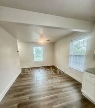 1606 Parks Ave in Virginia Beach, VA - Building Photo - Building Photo