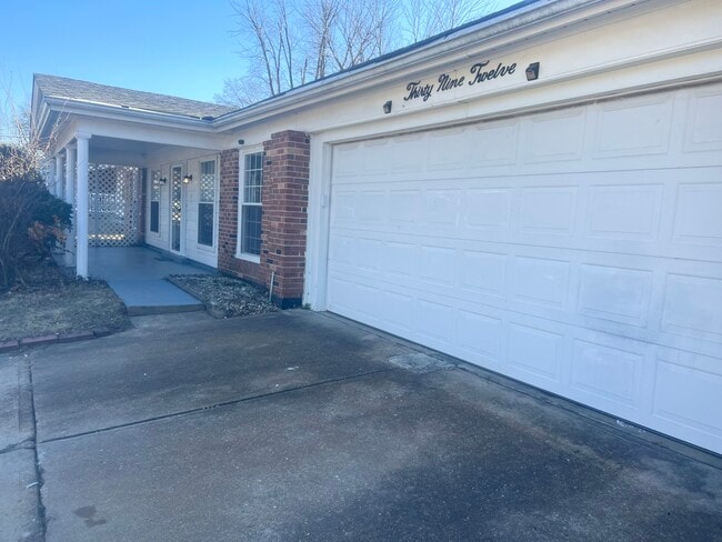 property at 3912 Manorwood Dr