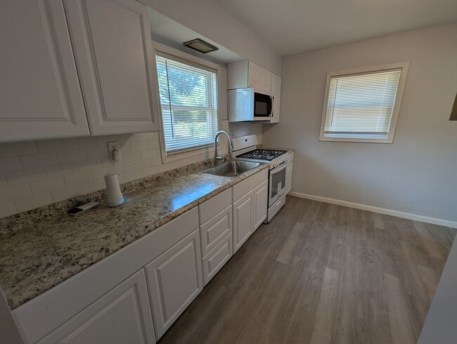 property at 11913 Bridgevale Ave