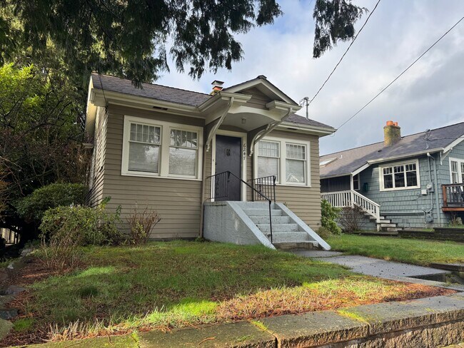 6247 31st Ave NE in Seattle, WA - Building Photo - Building Photo