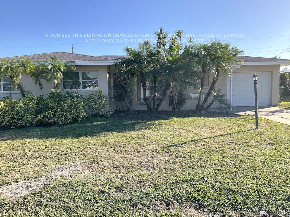 138 SW 48th Terrace in Cape Coral, FL - Foto de edificio