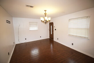 3014 Metropolitan St in New Orleans, LA - Foto de edificio - Building Photo