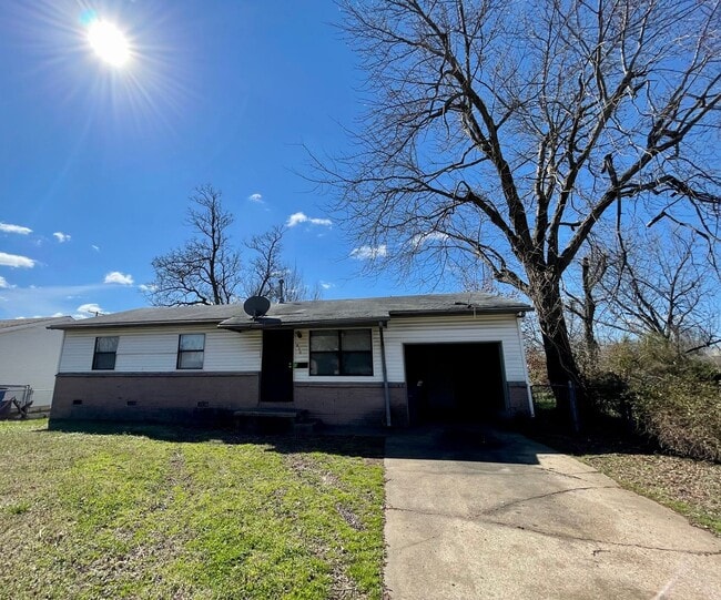 property at 830 E 52nd Pl N