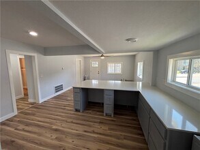 118 E Spring St in Fayetteville, AR - Building Photo - Building Photo