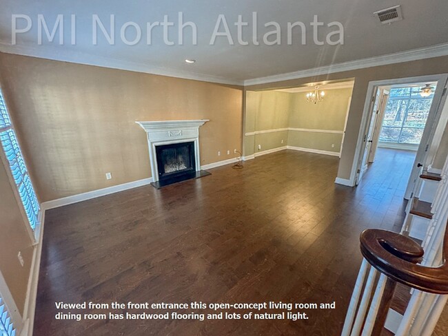 84 Mt Vernon Cir in Dunwoody, GA - Building Photo - Building Photo