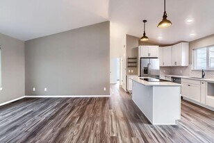 5357 S Prescott St in Littleton, CO - Building Photo