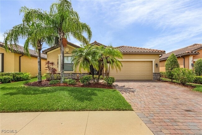 2879 Via Piazza Loop in Ft. Myers, FL - Building Photo - Building Photo