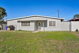 5392 Berkeley St in Montclair, CA - Building Photo